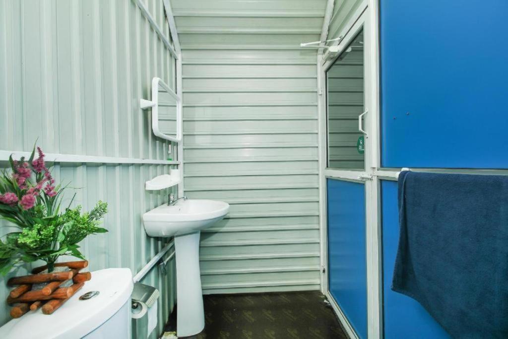 Katunayaka A4 Hostel Colombo Airport - Eco Lodge - Free Pickup & Drop מראה חיצוני תמונה